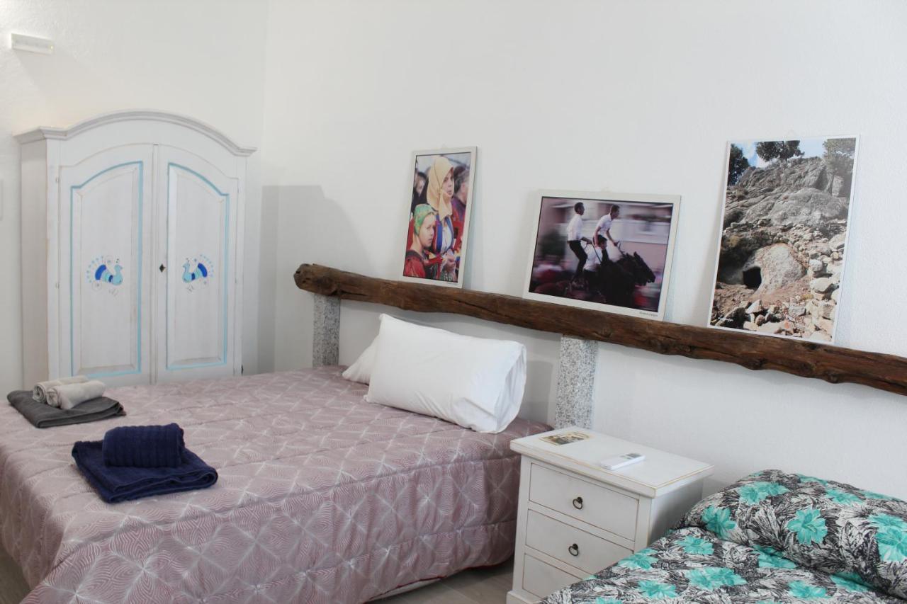 Bed And Breakfast Murales Orgosolo Exterior photo